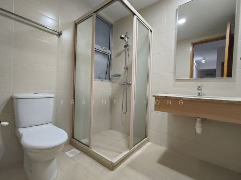 The Lakeshore, 33 Jurong West Street 41, Room Rental, 120 sqft, Condominium For Rent, by Kerrine Thong, 500201702 - Bathroom - PropertyGuru.com.sg