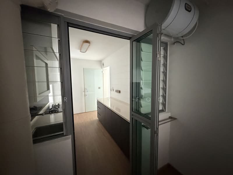476B Upper Serangoon View, 476B Upper Serangoon View, 3 Bedrooms, 990 sqft, HDB Flat For Sale, by Robert Foo, 500201714 - Kitchen - PropertyGuru.com.sg