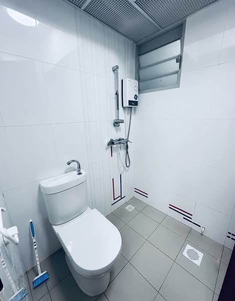 468A Meadow Spring @ Yishun, 468A Yishun Street 43, 2 Bedrooms, 721 sqft, HDB Flat For Sale, by Maria Loh, 500201715 - Bathroom - PropertyGuru.com.sg