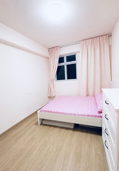 468A Meadow Spring @ Yishun, 468A Yishun Street 43, 2 Bedrooms, 721 sqft, HDB Flat For Sale, by Maria Loh, 500201715 - Bedroom - PropertyGuru.com.sg