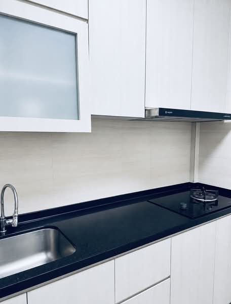 468A Meadow Spring @ Yishun, 468A Yishun Street 43, 2 Bedrooms, 721 sqft, HDB Flat For Sale, by Maria Loh, 500201715 - Kitchen - PropertyGuru.com.sg