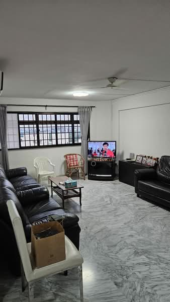 111 Jurong East Street 13, 111 Jurong East Street 13, Room Rental, 200 sqft, HDB Flat For Rent, by Samuel Yeo, 500201723 - Living Room - PropertyGuru.com.sg