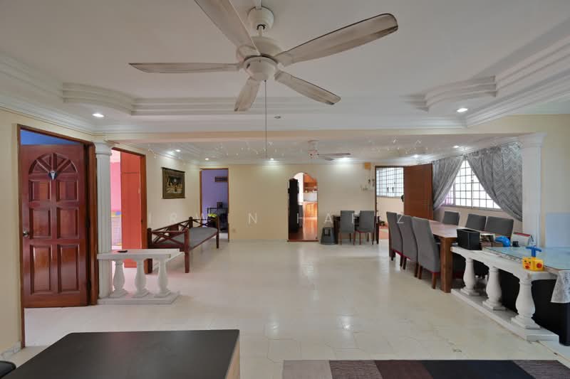 120 Pending Road, 120 Pending Road, 3 Bedrooms, 1,410 sqft, HDB Flat For Sale, by Irwin Hafiz, 500201731 - Living Room - PropertyGuru.com.sg