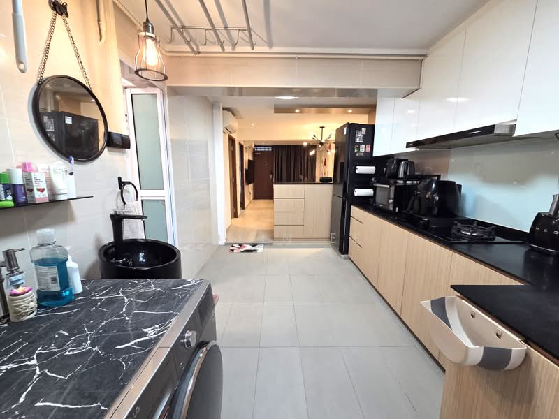 4 Holland Close, 4 Holland Close, 2 Bedrooms, 700 sqft, HDB Flat For Sale, by Colin Ee, 500201786 - Kitchen - PropertyGuru.com.sg