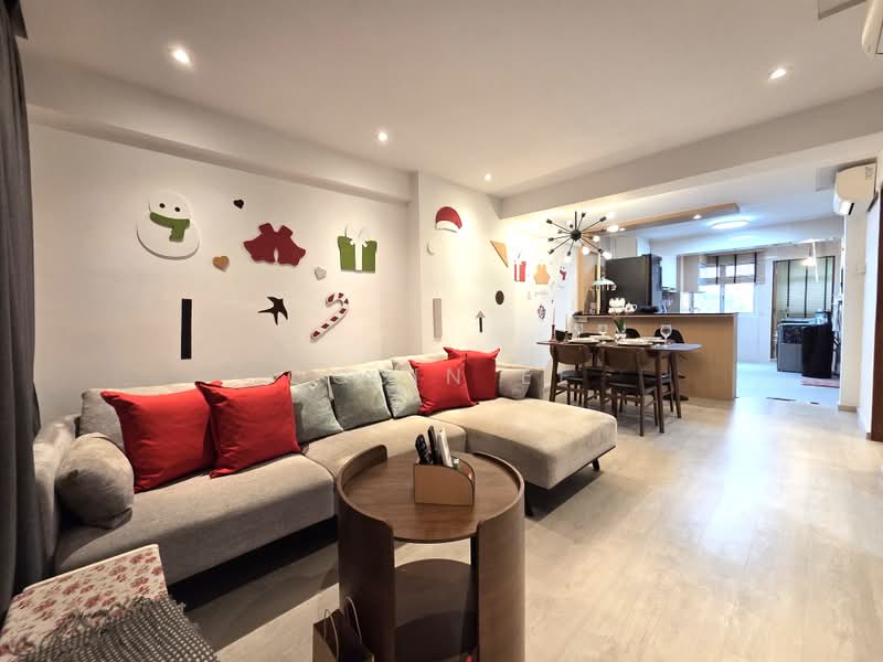 4 Holland Close, 4 Holland Close, 2 Bedrooms, 700 sqft, HDB Flat For Sale, by Colin Ee, 500201786 - Living Room - PropertyGuru.com.sg