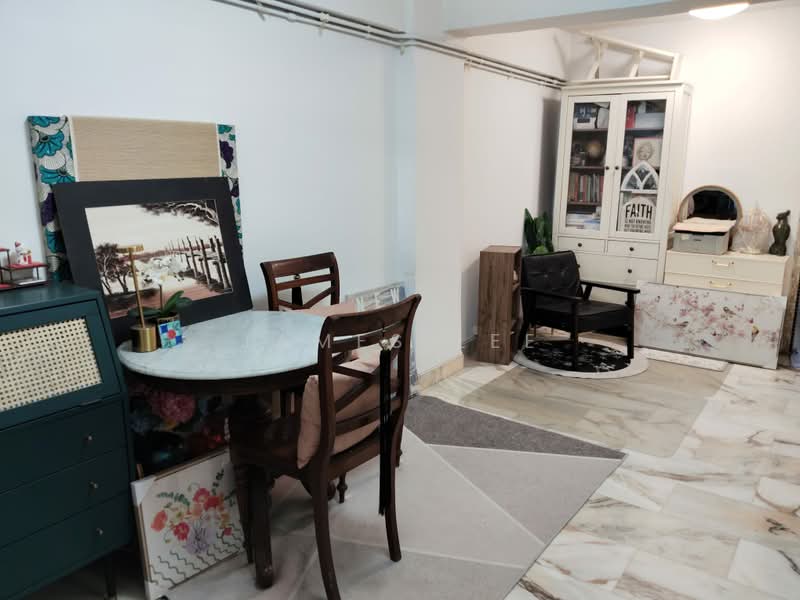 232 Lorong 8 Toa Payoh, 232 Lorong 8 Toa Payoh, 3 Bedrooms, 700 sqft, HDB Flat For Sale, by James Lee, 500201789 - Living Room - PropertyGuru.com.sg