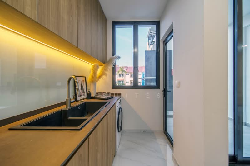 K Suites, 21 Lorong K Telok Kurau, 3 Bedrooms, 1,130 sqft, Apartment For Rent, by JULIAN NEO, 500201798 - Kitchen - PropertyGuru.com.sg