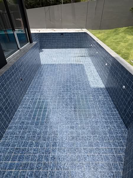 Brand New&Luxury, 5 levels with Lift &Pool, Bright&spacious with high ceiling at elevated ground, wattern estate - call 8130 3636 to view!, Newton / Novena, 6 Bedrooms, 9,614 sqft, Bungalow House For Sale, by Kim Yan 金燕, 500201801 - Pool - PropertyGuru.com.sg