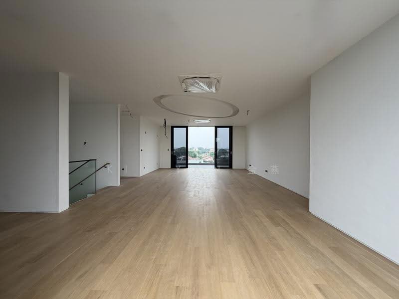 Brand New&Luxury, 5 levels with Lift &Pool, Bright&spacious with high ceiling at elevated ground, wattern estate - call 8130 3636 to view!, Newton / Novena, 6 Bedrooms, 9,614 sqft, Bungalow House For Sale, by Kim Yan 金燕, 500201801 - Interior - PropertyGuru.com.sg
