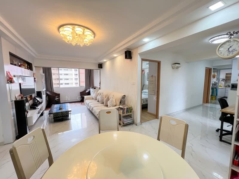 305 Tampines Street 32, 305 Tampines Street 32, 4 Bedrooms, 1,345 sqft, HDB Flat For Sale, by Heng Soon Kiat (SK), 500201813 - Living Room - PropertyGuru.com.sg