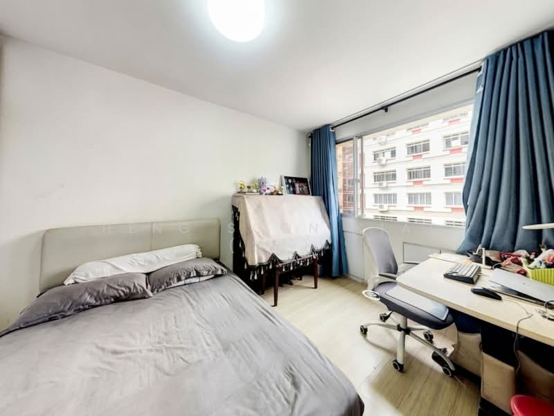 305 Tampines Street 32, 305 Tampines Street 32, 4 Bedrooms, 1,345 sqft, HDB Flat For Sale, by Heng Soon Kiat (SK), 500201813 - Bedroom - PropertyGuru.com.sg