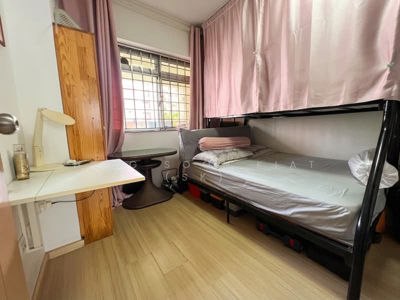 305 Tampines Street 32, 305 Tampines Street 32, 4 Bedrooms, 1,345 sqft, HDB Flat For Sale, by Heng Soon Kiat (SK), 500201813 - Bedroom - PropertyGuru.com.sg