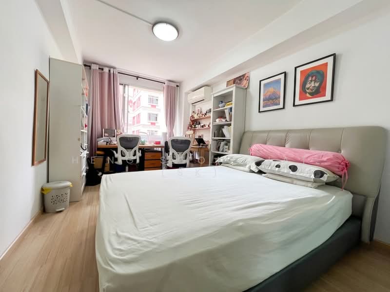 305 Tampines Street 32, 305 Tampines Street 32, 4 Bedrooms, 1,345 sqft, HDB Flat For Sale, by Heng Soon Kiat (SK), 500201813 - Bedroom - PropertyGuru.com.sg