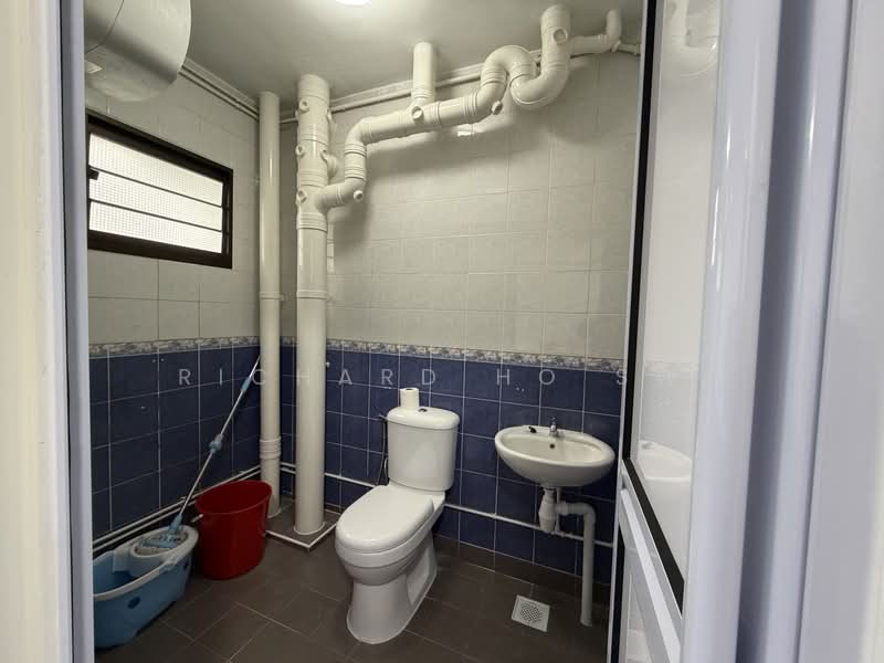 194 Rivervale Drive, 194 Rivervale Drive, Room Rental, 250 sqft, HDB Flat For Rent, by Richard Ho SW, 500201829 - Bathroom - PropertyGuru.com.sg