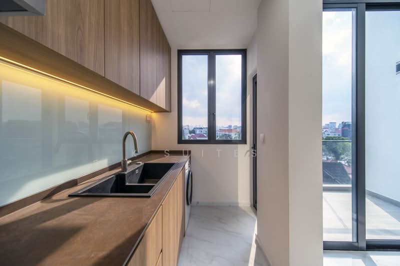 K Suites, 21 Lorong K Telok Kurau, 5 Bedrooms, 1,625 sqft, Apartment For Rent, by JULIAN NEO, 500201832 - Kitchen - PropertyGuru.com.sg