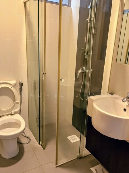 Beacon Heights, 8 Mar Thoma Road, 2 Bedrooms, 893 sqft, Condominium For Sale, by Rachel Zhao, 500201843 - Common Bathroom - PropertyGuru.com.sg