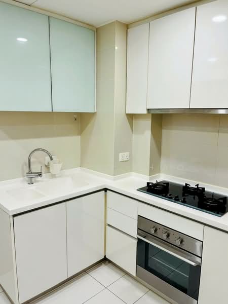 Beacon Heights, 8 Mar Thoma Road, 2 Bedrooms, 893 sqft, Condominium For Sale, by Rachel Zhao, 500201843 - Kitchen - PropertyGuru.com.sg