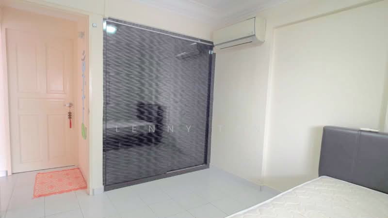 3 Mins Walk To Bugis MRT Station ! All Female Environment !, , Room Rental, 150 sqft, HDB Flat For Rent, by Lenny Tan, 500201875 - Bedroom - PropertyGuru.com.sg