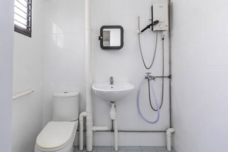 853 Woodlands Street 83, 853 Woodlands Street 83, 3 Bedrooms, 904 sqft, HDB Flat For Sale, by KOH YONG JIAN, 500201877 - Bathroom - PropertyGuru.com.sg