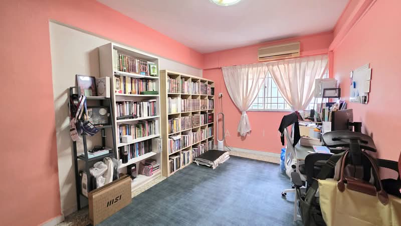 612 Ang Mo Kio Avenue 4, 612 Ang Mo Kio Avenue 4, 3 Bedrooms, 979 sqft, HDB Flat For Sale, by Lydia Hanim, 500201894 - Study - PropertyGuru.com.sg