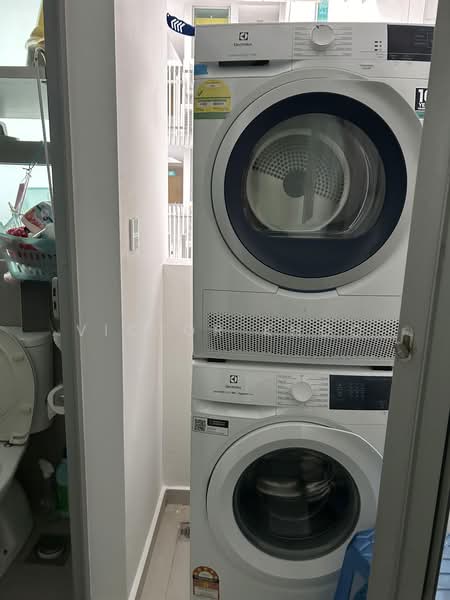 The Minton, 4A Hougang Street 11, 3 Bedrooms, 1,292 sqft, Condominium For Rent, by Victor Khoo, 500201895 - Bathroom - PropertyGuru.com.sg