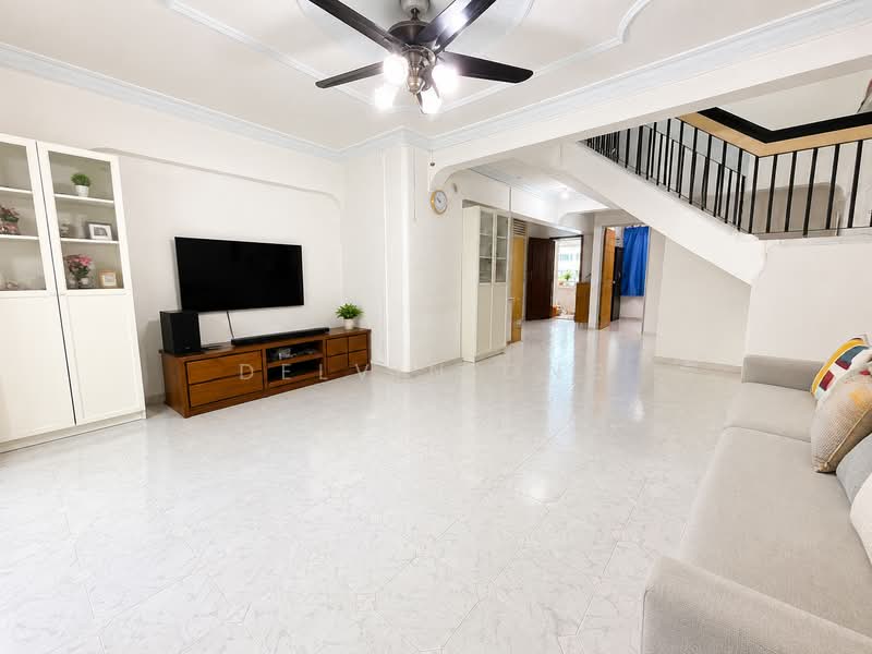 549 Jurong West Street 42, 549 Jurong West Street 42, 5 Bedrooms, 1,593 sqft, HDB Flat For Sale, by Delvin Ong, 500201900 - Living Room - PropertyGuru.com.sg