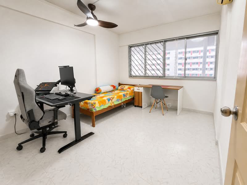 549 Jurong West Street 42, 549 Jurong West Street 42, 5 Bedrooms, 1,593 sqft, HDB Flat For Sale, by Delvin Ong, 500201900 - Bedroom - PropertyGuru.com.sg