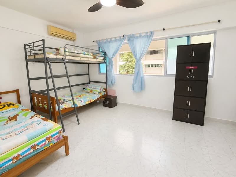549 Jurong West Street 42, 549 Jurong West Street 42, 5 Bedrooms, 1,593 sqft, HDB Flat For Sale, by Delvin Ong, 500201900 - Bedroom - PropertyGuru.com.sg