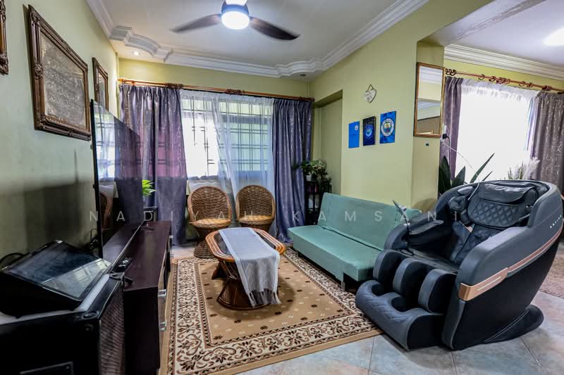 162 Jalan Teck Whye, 162 Jalan Teck Whye, 3 Bedrooms, 1,302 sqft, HDB Flat For Sale, by Nadiyah Kamsani, 500201903 - Living Room - PropertyGuru.com.sg