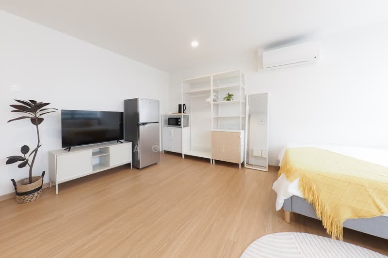 Fully Furnished Serviced Deluxe Studio Apartment At Aljunied MRT, , Room Rental, 340 sqft, Apartment For Rent, by Vagen Teh, 500201915 - Bedroom - PropertyGuru.com.sg
