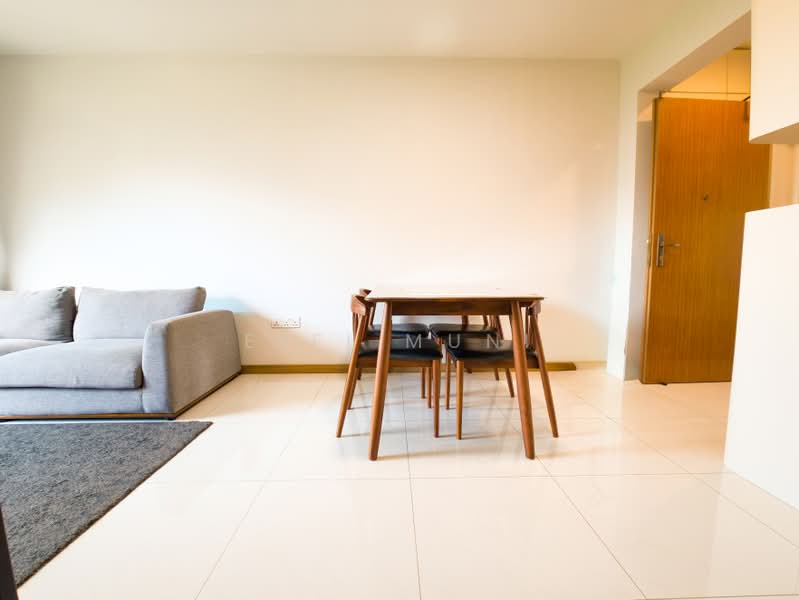 627B Tampines Street 61, 627B Tampines Street 61, 3 Bedrooms, 1,033 sqft, HDB Flat For Sale, by Elfi Muni, 500201918 - Living Room - PropertyGuru.com.sg