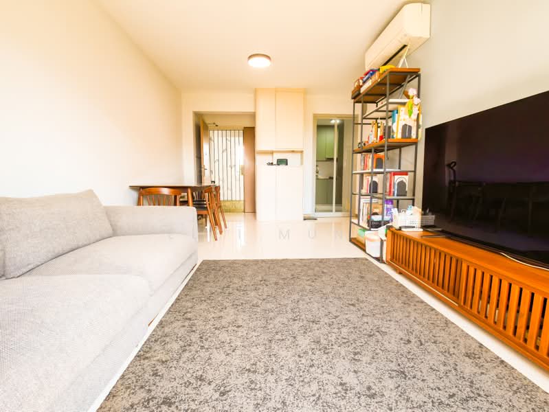 627B Tampines Street 61, 627B Tampines Street 61, 3 Bedrooms, 1,033 sqft, HDB Flat For Sale, by Elfi Muni, 500201918 - Living Room - PropertyGuru.com.sg