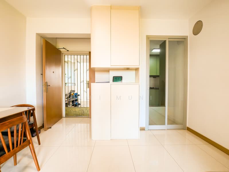 627B Tampines Street 61, 627B Tampines Street 61, 3 Bedrooms, 1,033 sqft, HDB Flat For Sale, by Elfi Muni, 500201918 - Entrance - PropertyGuru.com.sg