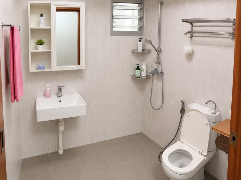 126B Canberra Street, 126B Canberra Street, 3 Bedrooms, 1,033 sqft, HDB Flat For Sale, by John Tan 奕欣, 500201925 - Bathroom - PropertyGuru.com.sg