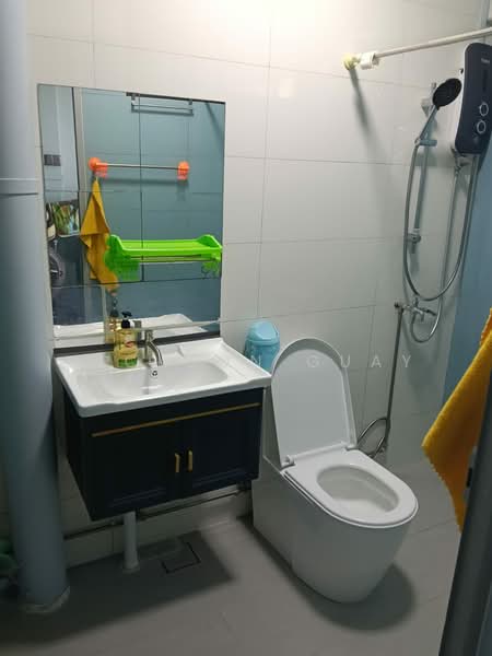 Common Bedroom in Bedok area available for rent! 024, , Room Rental, 143 sqft, HDB Flat For Rent, by Nickson Guay, 500201935 - Bathroom - PropertyGuru.com.sg