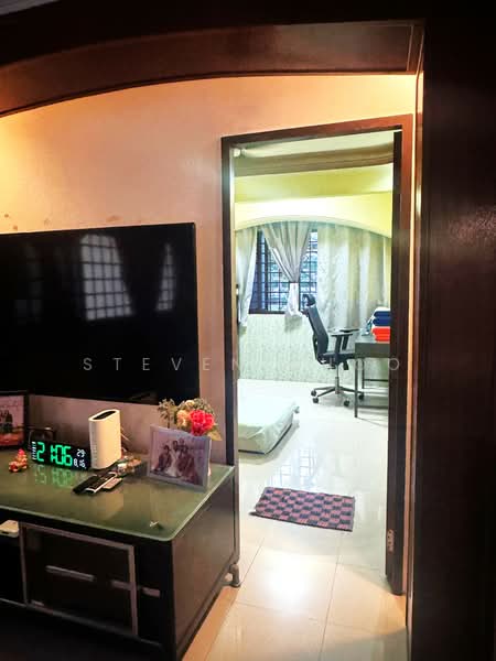 862 Woodlands Street 83, 862 Woodlands Street 83, Room Rental, 120 sqft, HDB Flat For Rent, by Steven Choo, 500201936 - Living Room - PropertyGuru.com.sg