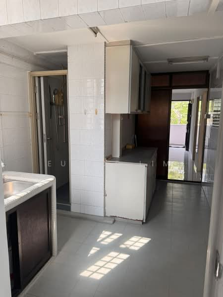 73 Lorong 4 Toa Payoh, 73 Lorong 4 Toa Payoh, 2 Bedrooms, 667 sqft, HDB Flat For Sale, by Eunice Lim, 500201939 - Kitchen - PropertyGuru.com.sg
