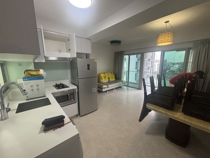 Eight Riversuites, 2 Whampoa East, 2 Bedrooms, 840 sqft, Condominium For Rent, by Lean Guanhua, 500201942 - Kitchen - PropertyGuru.com.sg