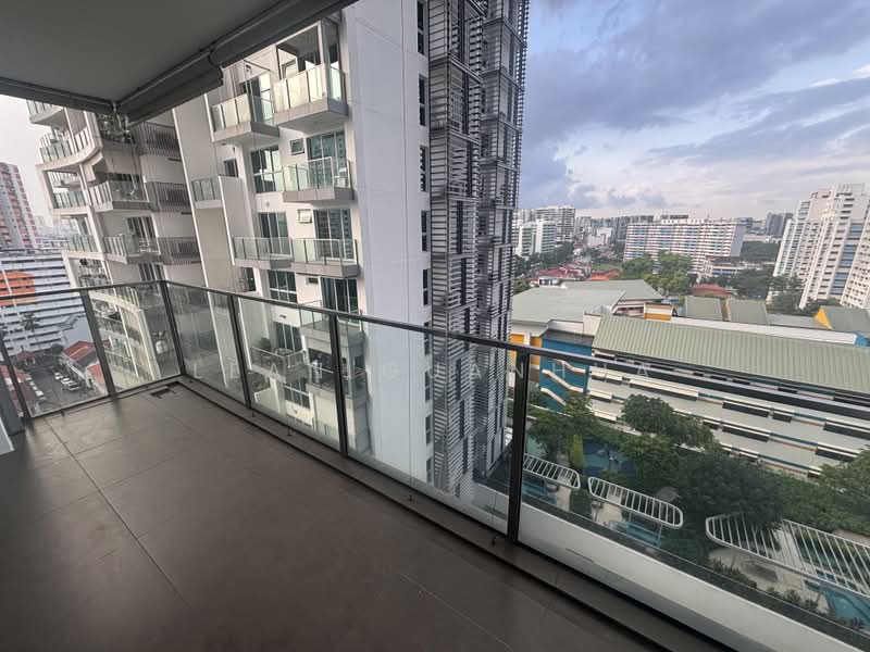 Eight Riversuites, 2 Whampoa East, 2 Bedrooms, 840 sqft, Condominium For Rent, by Lean Guanhua, 500201942 - Balcony - PropertyGuru.com.sg