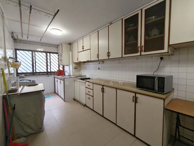 329 Yishun Ring Road, 329 Yishun Ring Road, 3 Bedrooms, 1,119 sqft, HDB Flat For Sale, by Amy Tan, 500201957 - Kitchen - PropertyGuru.com.sg