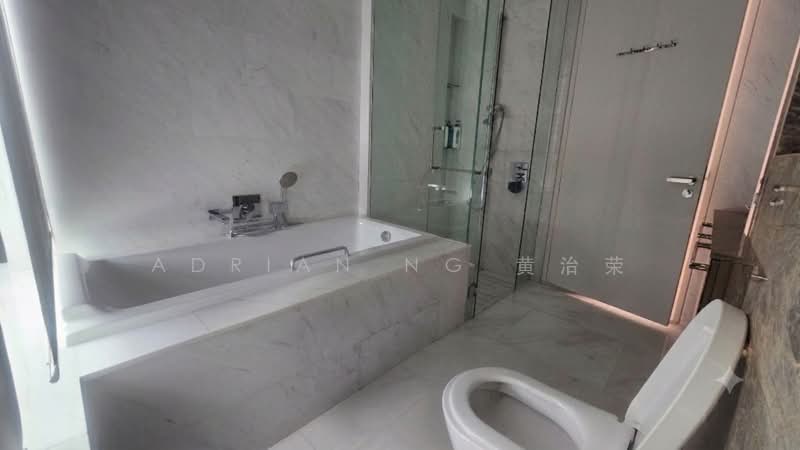 South Beach Residences, 28 South Beach Road, 3 Bedrooms, 1,873 sqft, Condominium For Rent, by Adrian Ng 黄治荣, 500201959 - Bathroom - PropertyGuru.com.sg
