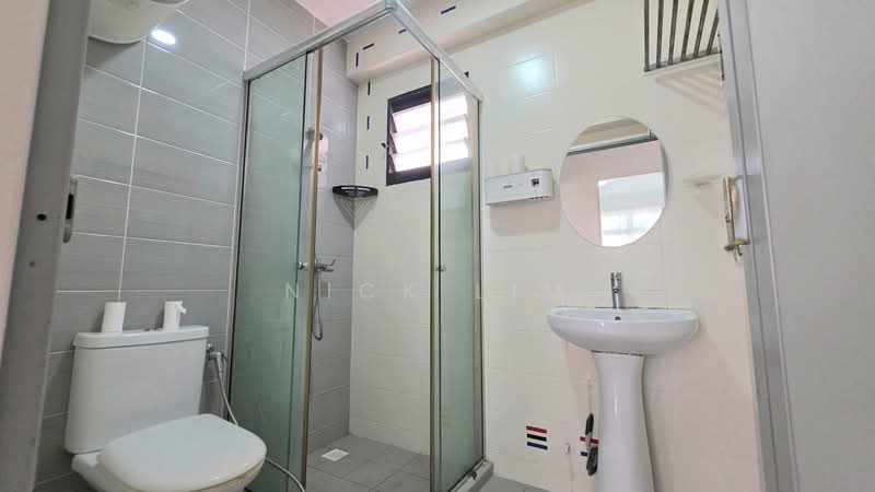 808C Choa Chu Kang Avenue 1, 808C Choa Chu Kang Avenue 1, 3 Bedrooms, 990 sqft, HDB Flat For Sale, by Nick Lim, 500201969 - Bathroom - PropertyGuru.com.sg