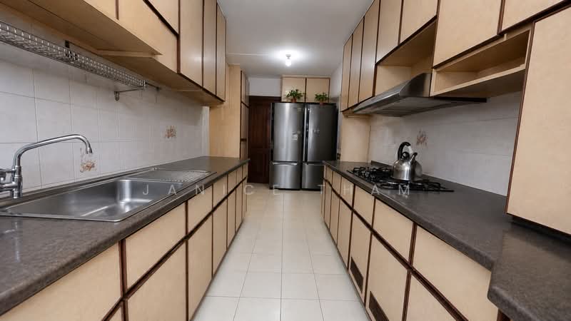 805 Woodlands Street 81, 805 Woodlands Street 81, 5 Bedrooms, 2,066 sqft, HDB Flat For Sale, by Janice Tham, 500201970 - Kitchen - PropertyGuru.com.sg