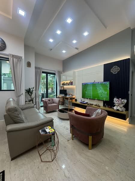 Hilltop Grove, 134C Hillview Avenue, 2 Bedrooms, 1,281 sqft, Condominium For Sale, by Wan Rahmat, 500201972 - Living Room - PropertyGuru.com.sg