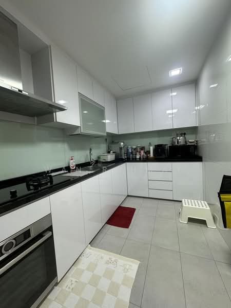 Hilltop Grove, 134C Hillview Avenue, 2 Bedrooms, 1,281 sqft, Condominium For Sale, by Wan Rahmat, 500201972 - Kitchen - PropertyGuru.com.sg