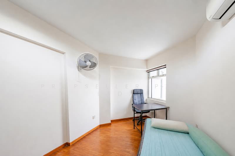 385 Bukit Batok West Avenue 5, 385 Bukit Batok West Avenue 5, 3 Bedrooms, 1,238 sqft, HDB Flat For Sale, by ADNIX LIU, 500201993 - Study - PropertyGuru.com.sg