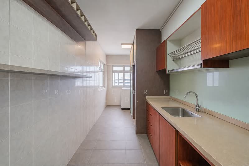 385 Bukit Batok West Avenue 5, 385 Bukit Batok West Avenue 5, 3 Bedrooms, 1,238 sqft, HDB Flat For Sale, by ADNIX LIU, 500201993 - Kitchen - PropertyGuru.com.sg