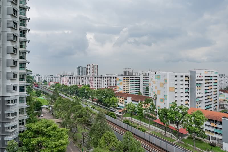 385 Bukit Batok West Avenue 5, 385 Bukit Batok West Avenue 5, 3 Bedrooms, 1,238 sqft, HDB Flat For Sale, by ADNIX LIU, 500201993 - Exterior - PropertyGuru.com.sg