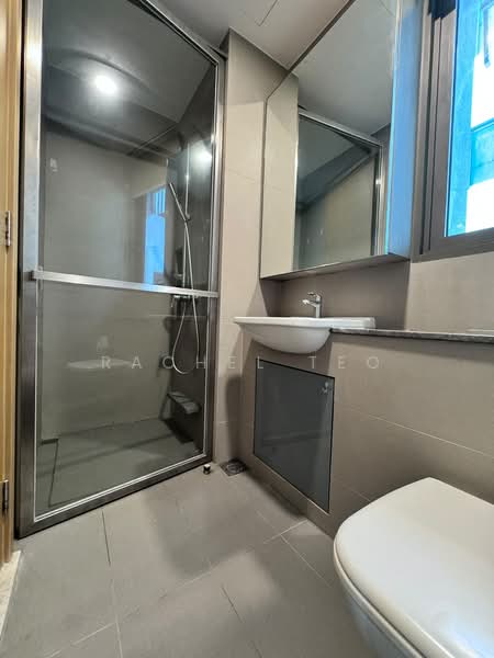Skyline Residences, 610 Telok Blangah Road, 2 Bedrooms, 829 sqft, Condominium For Rent, by Rachel Teo, 500202035 - Bathroom - PropertyGuru.com.sg