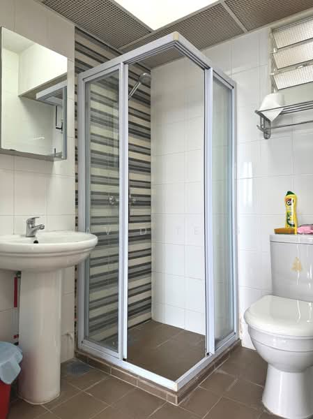 619C Punggol Drive, 619C Punggol Drive, 3 Bedrooms, 1,001 sqft, HDB Flat For Sale, by David Teng, 500202036 - Common Bathroom - PropertyGuru.com.sg